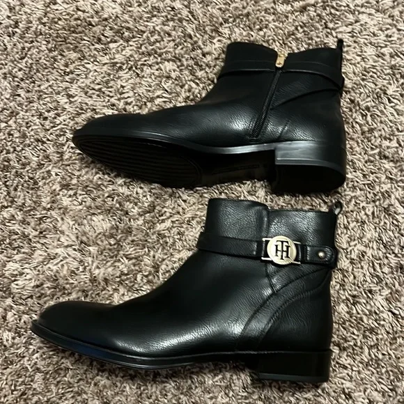 Tommy Hilfiger Black Booties NWOT - Picture 5 of 7